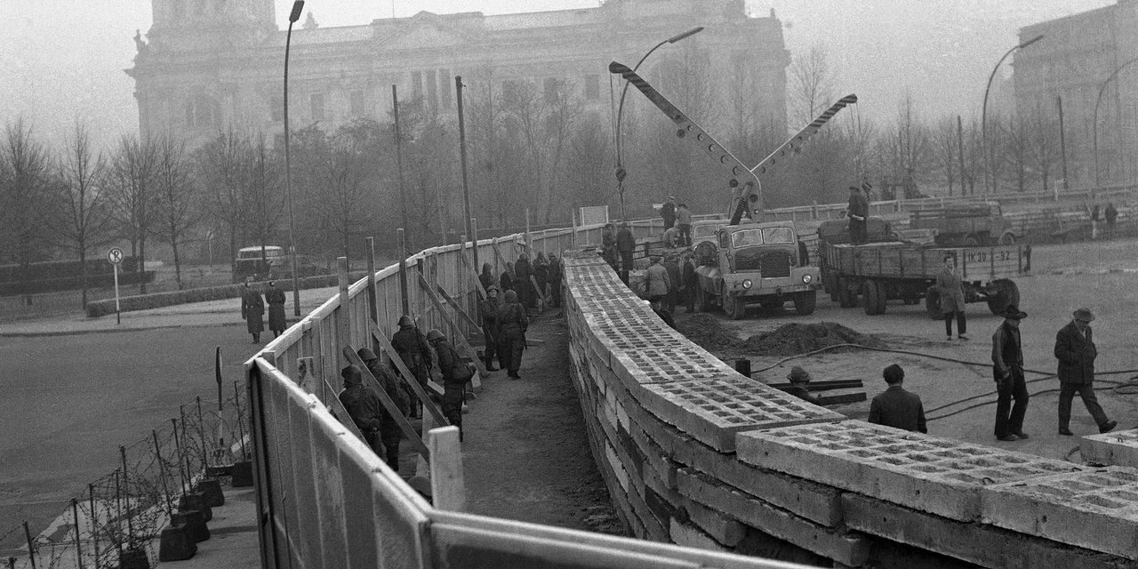 Francis Friday – The Berlin Wall